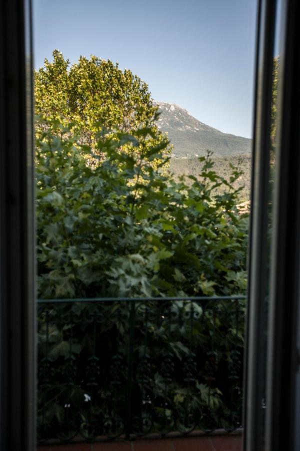 Hotel De La Place Mezel  Buitenkant foto