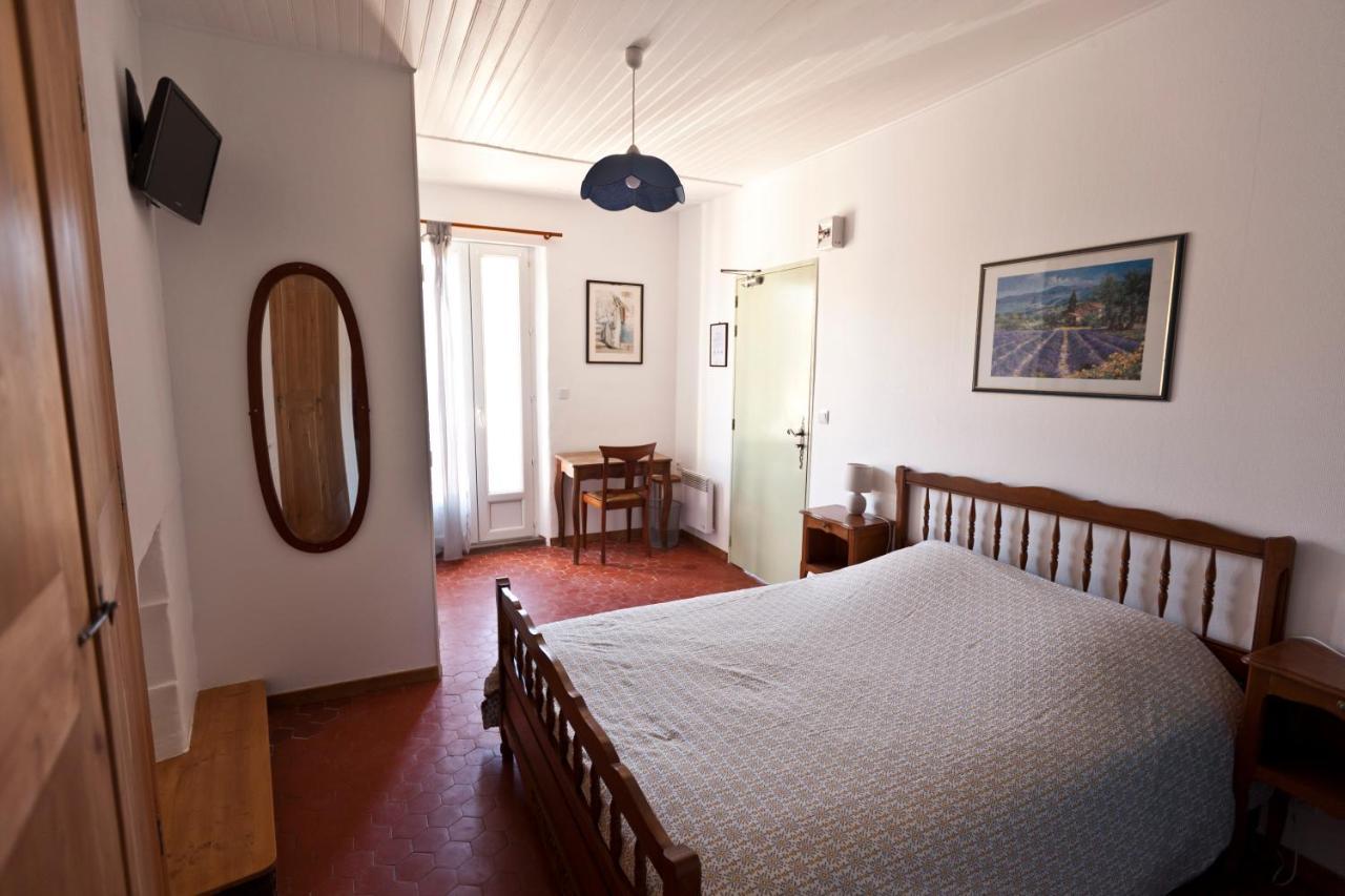 Hotel De La Place Mezel  Buitenkant foto