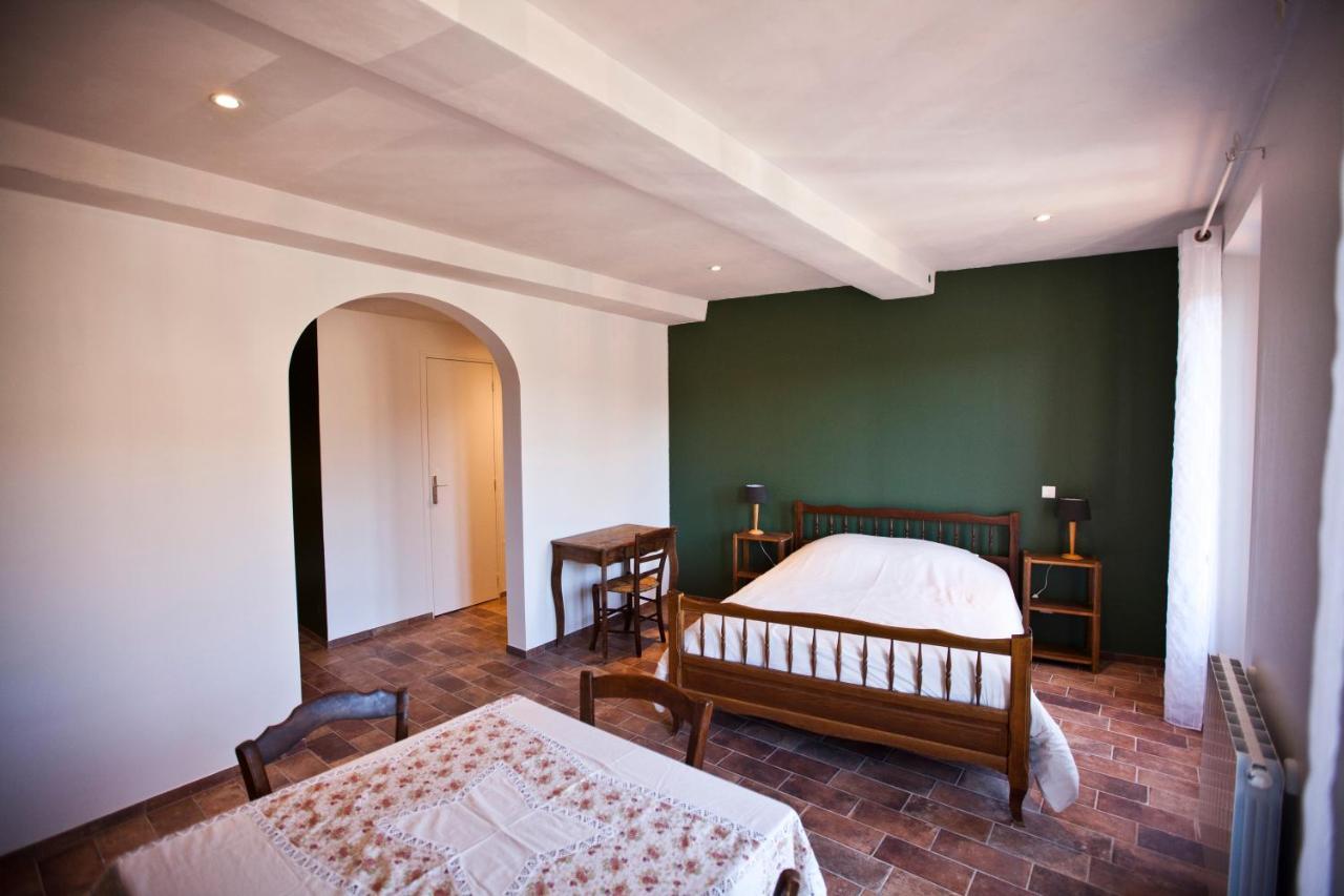 Hotel De La Place Mezel  Buitenkant foto