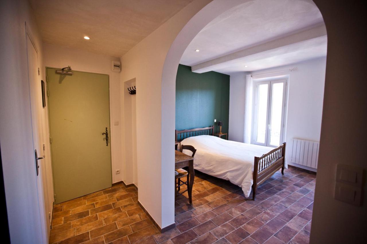 Hotel De La Place Mezel  Buitenkant foto